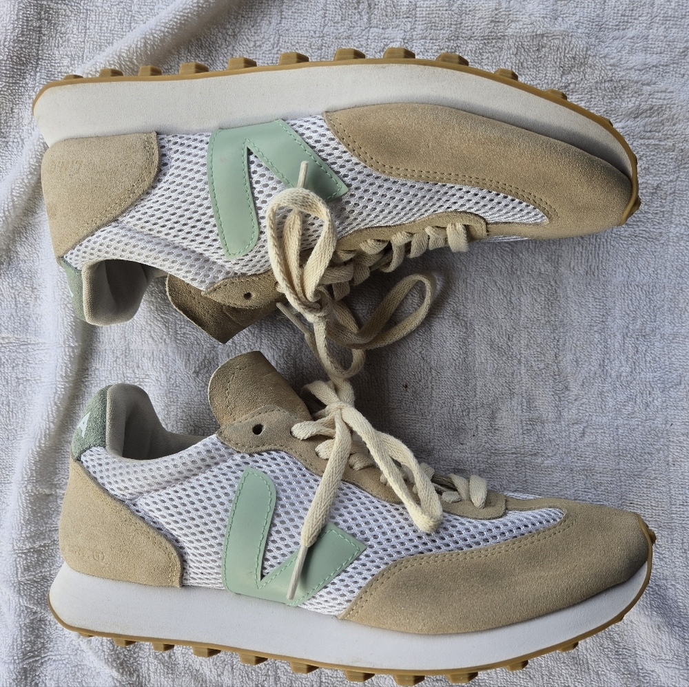Veja Rio Branco White and Cream Sneakers - Picture 7 of 11